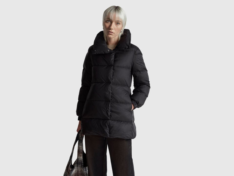 lang dunjakke med genbrugt dun