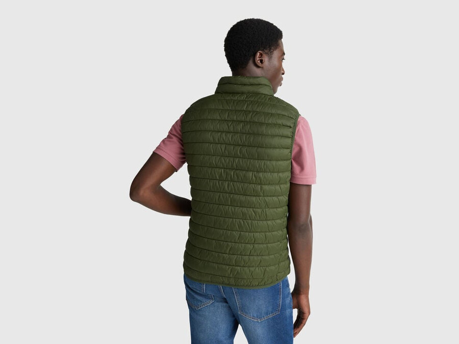 vatteret vest i almindelig pasform